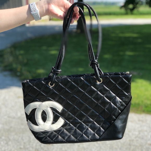 Handbags - Black Chanel Purse